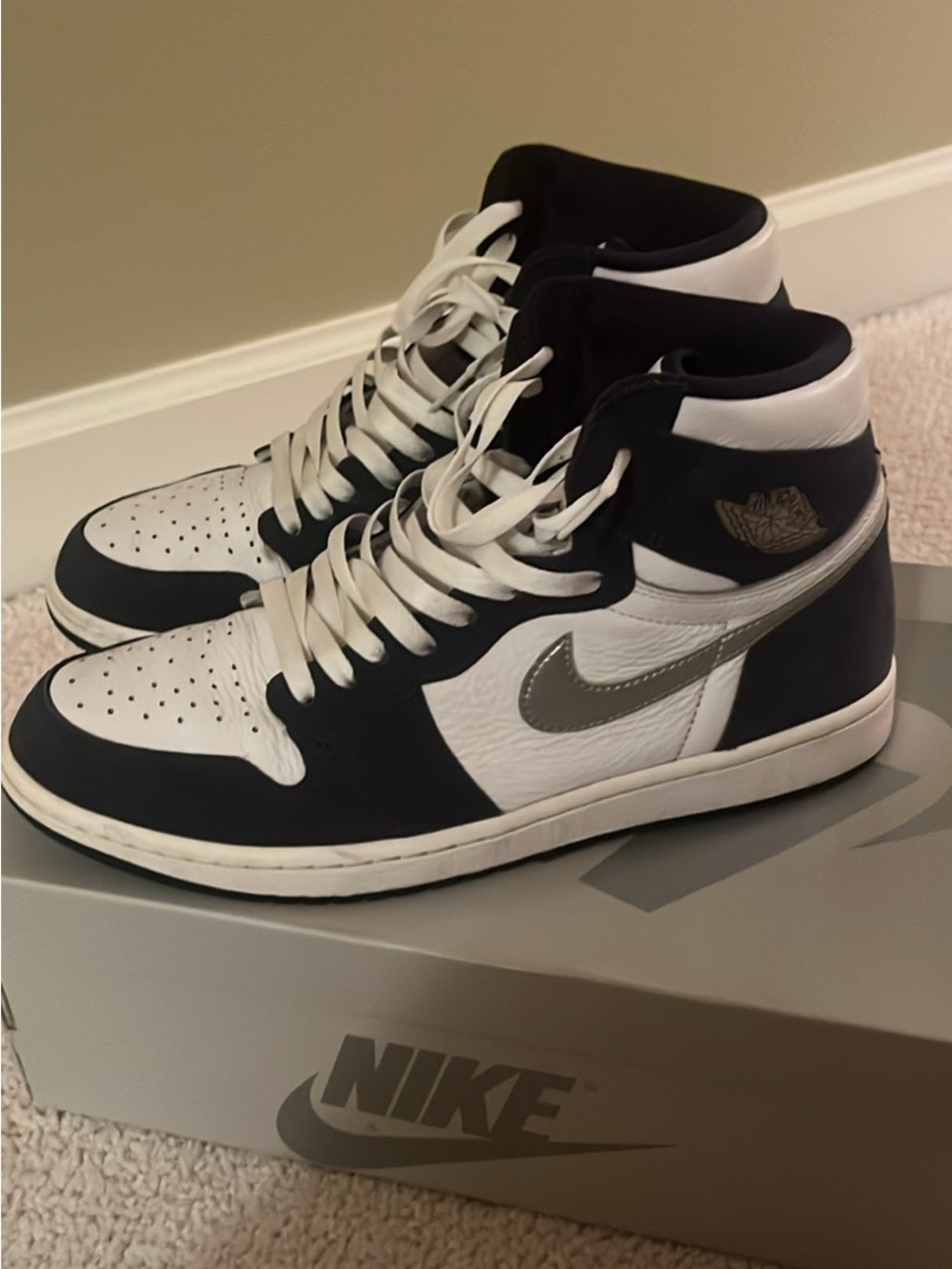 Air Jordan 1 High OG “Midnight Navy”